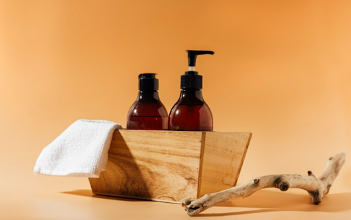 Hair serum for frizzy hair and the correct layering order with oils and shampoo Hair serum for frizzy hair and the correct layering order with oils and shampoo